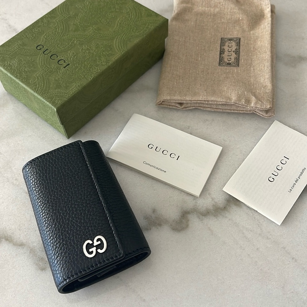 New, Authentic GUCCI GG Key Case, Key Holder, black leather gift for him / her